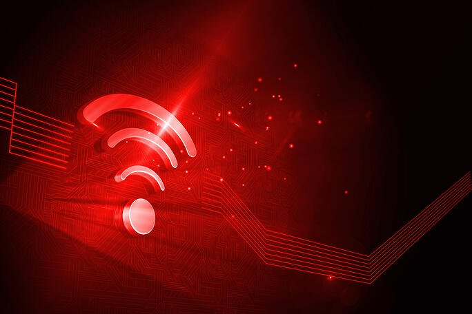 El hackeo redes WiFi es uno de los incidentes de ciberseguridad más comunes durante el teletrabajo. 